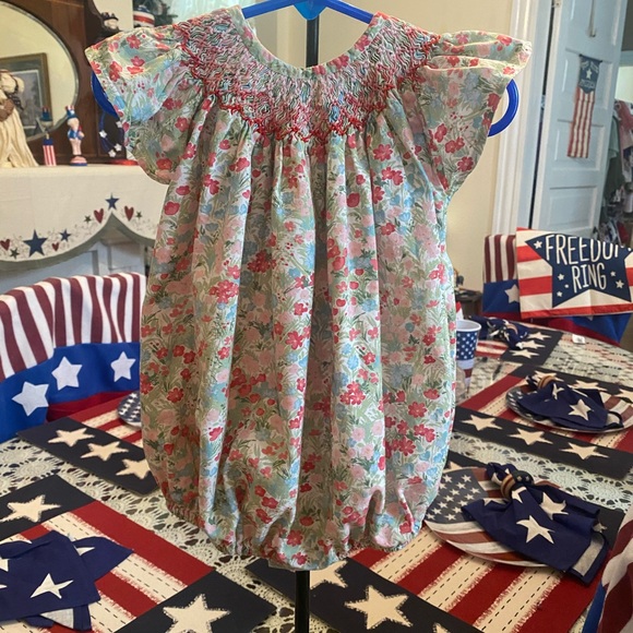 Isabel Garreton Smocked Infant Girls Romper size 24 months - Picture 2 of 16
